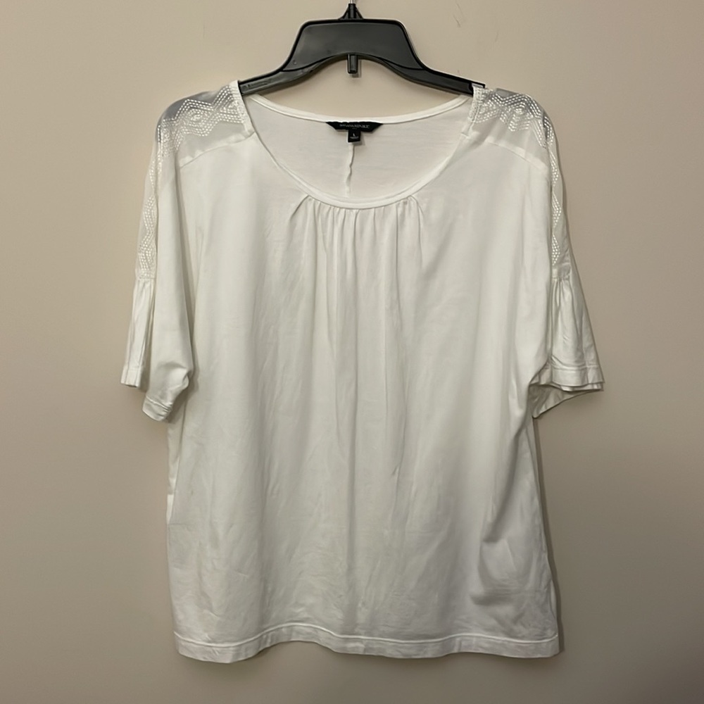 Banana Republic Short Sleeve Embroidery Sleeve Top
